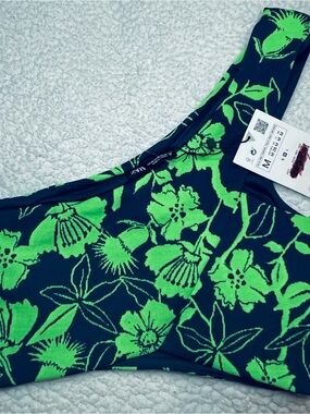 Zara Neon Green and Navy Floral Knit Top